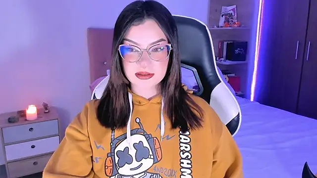 Snapshot of OphelianaRose33 chatting on October 2025 09:14:02 PM OphelianaRose33 online show from October 2025 09:14:02 PM