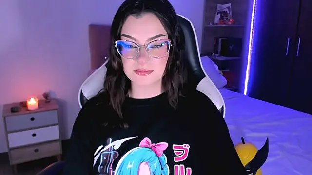 Snapshot of OphelianaRose33 chatting on October 2025 08:29:02 PM OphelianaRose33 online show from October 2025 08:29:02 PM