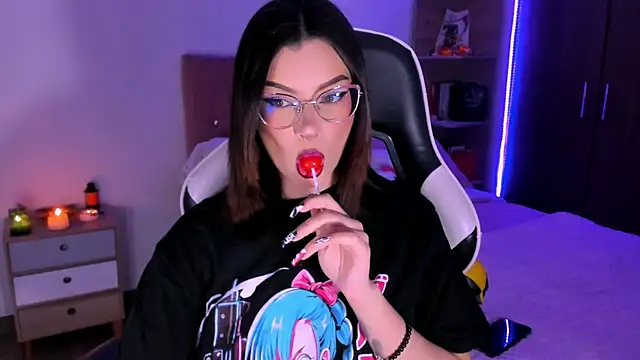 Snapshot of OphelianaRose33 chatting on November 2025 11:18:01 PM OphelianaRose33 online show from November 2025 11:18:01 PM