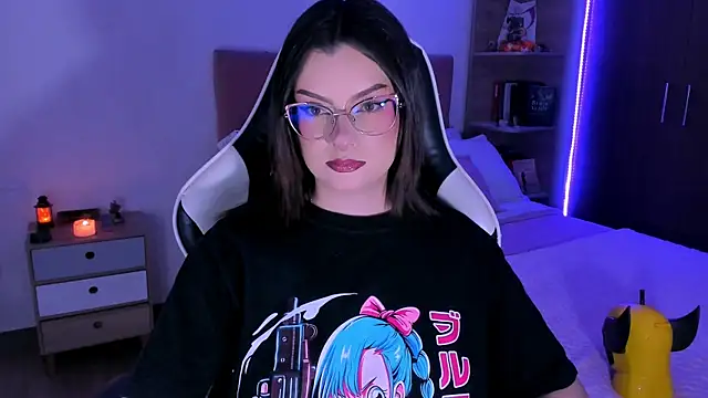 Snapshot of OphelianaRose33 chatting on November 2025 09:57:02 PM OphelianaRose33 online show from November 2025 09:57:02 PM