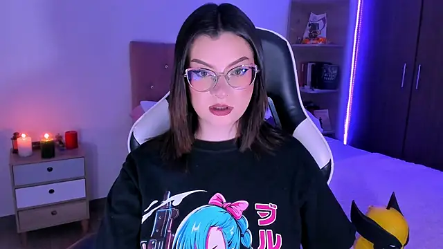 Snapshot of OphelianaRose33 chatting on November 2025 10:41:02 PM OphelianaRose33 online show from November 2025 10:41:02 PM