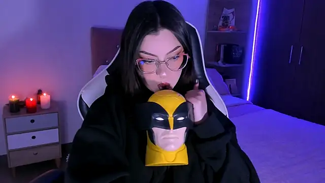 Snapshot of OphelianaRose33 chatting on November 2025 11:07:02 PM OphelianaRose33 online show from November 2025 11:07:02 PM