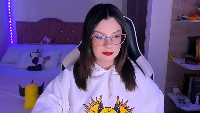 Snapshot of OphelianaRose33 chatting on January 2026 09:52:01 PM OphelianaRose33 online show from January 2026 09:52:01 PM