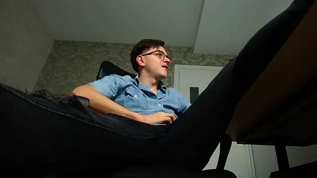 FelixStarkk online show from October 2025 05:10:01 AM