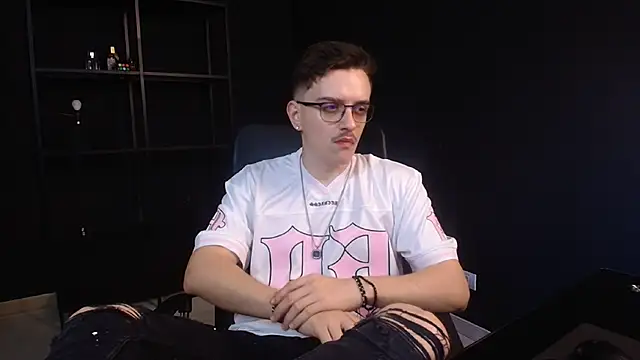 Snapshot of FelixStarkk chatting on June 2026 04:52:02 AM FelixStarkk online show from June 2026 04:52:02 AM