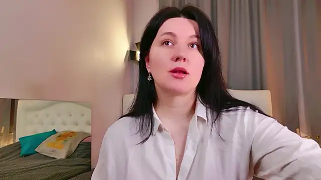 love me  tonight  online show from December 2025 10:06:01 PM