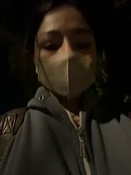 Linh 2004 online show from March 2026 05:19:01 PM