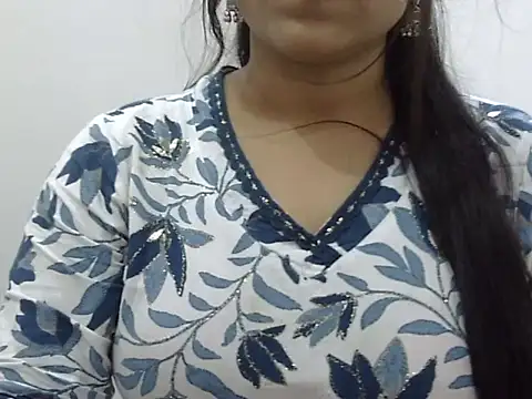 Snapshot of LIYO_ chatting on April 2026 07:55:03 AM LIYO online show from April 2026 07:55:03 AM