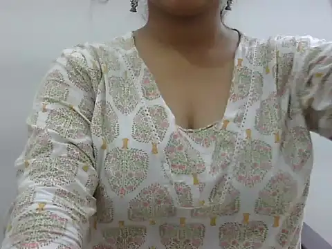 Snapshot of LIYO_ chatting on May 2026 07:36:02 AM LIYO online show from May 2026 07:36:02 AM