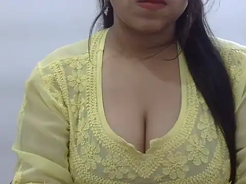 Snapshot of LIYO_ chatting on June 2026 07:32:01 AM LIYO online show from June 2026 07:32:01 AM
