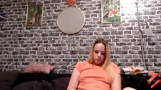 SexyMilf 37 online show from April 2026 08:25:02 PM
