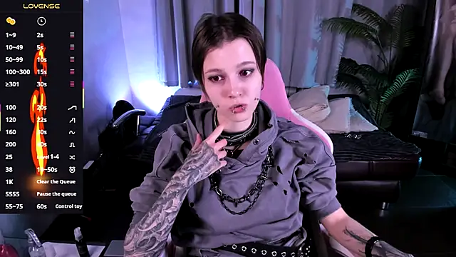 Snapshot of MiraVelle chatting on October 2025 09:12:02 PM MiraVelle online show from October 2025 09:12:02 PM