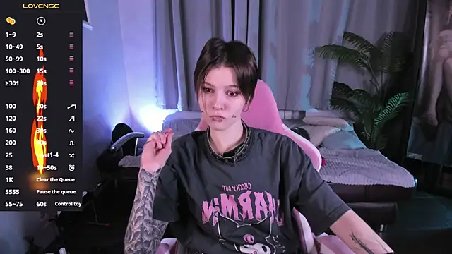 Snapshot of MiraVelle chatting on October 2025 09:13:02 PM MiraVelle online show from October 2025 09:13:02 PM