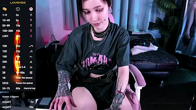 Snapshot of MiraVelle chatting on October 2025 09:37:01 PM MiraVelle online show from October 2025 09:37:01 PM