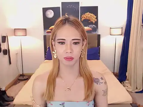 PreciousAmore online show from November 2025 01:22:01 PM