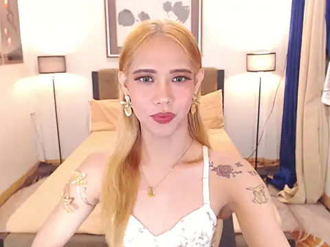 PreciousAmore online show from April 2026 07:27:02 PM