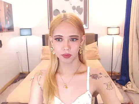 PreciousAmore online show from April 2026 07:44:02 PM