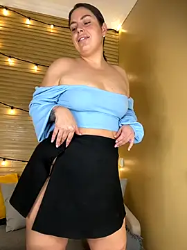 Snapshot of Amalia-Lia chatting on October 2025 11:39:01 PM Amalia-Lia online show from October 2025 11:39:01 PM