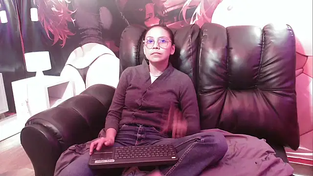 katalina07 1 online show from September 2025 06:45:01 PM