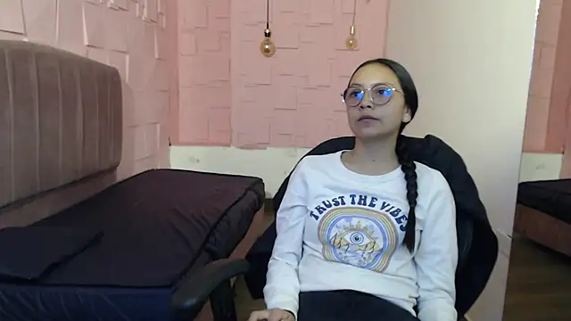 katalina07 1 online show from December 2025 01:42:01 PM