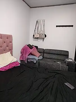 ariana and lucas online show from October 2025 12:41:02 AM