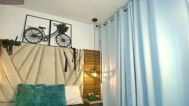 Cinthiabaker online show from May 2026 07:30:02 PM
