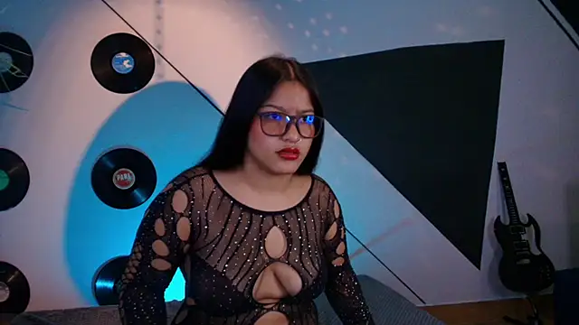 Snapshot of Lilith_and_Khloe chatting on September 2025 11:25:01 AM Lilith and Khloe online show from September 2025 11:25:01 AM