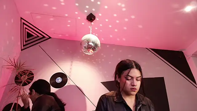 Snapshot of Lilith_and_Khloe chatting on October 2025 11:21:02 AM Lilith and Khloe online show from October 2025 11:21:02 AM