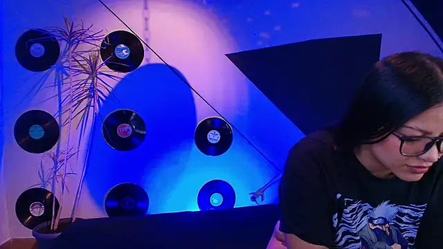 Snapshot of Lilith_and_Khloe chatting on November 2025 11:23:02 AM Lilith and Khloe online show from November 2025 11:23:02 AM