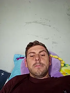 Snapshot of Alex-andru88 chatting on October 2025 01:53:02 PM Alex-andru88 online show from October 2025 01:53:02 PM
