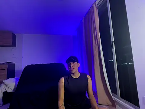 Snapshot of Axel_Hunter chatting on October 2025 04:43:02 AM Axel Hunter online show from October 2025 04:43:02 AM
