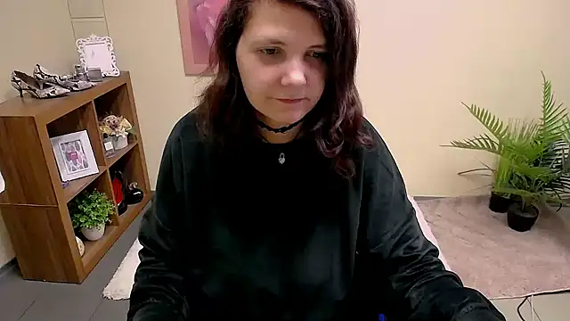 Snapshot of TwoBigSuns chatting on March 2026 08:44:02 AM TwoBigSuns online show from March 2026 08:44:02 AM