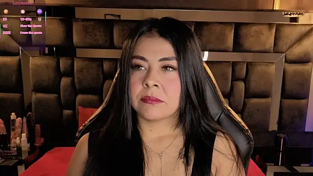 Aniajoness  online show from October 2025 03:58:01 AM