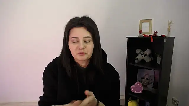 Katrin kiss  online show from February 2026 01:27:02 PM