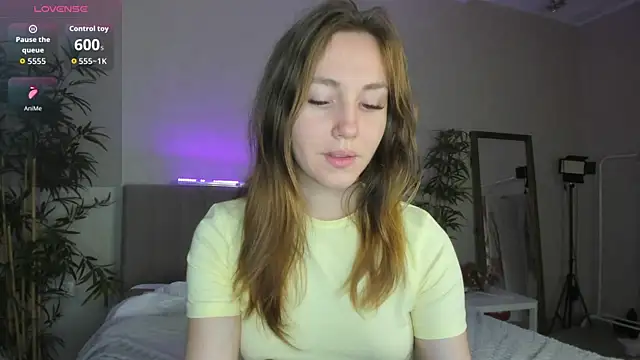 Snapshot of Luna_G0ld chatting on October 2025 11:13:01 PM Luna G0ld online show from October 2025 11:13:01 PM