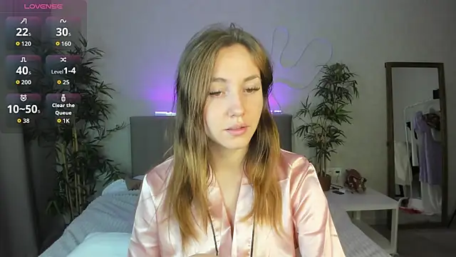 Snapshot of Luna_G0ld chatting on October 2025 11:04:02 PM Luna G0ld online show from October 2025 11:04:02 PM