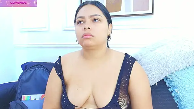 Daisy Price online show from November 2025 11:33:02 AM