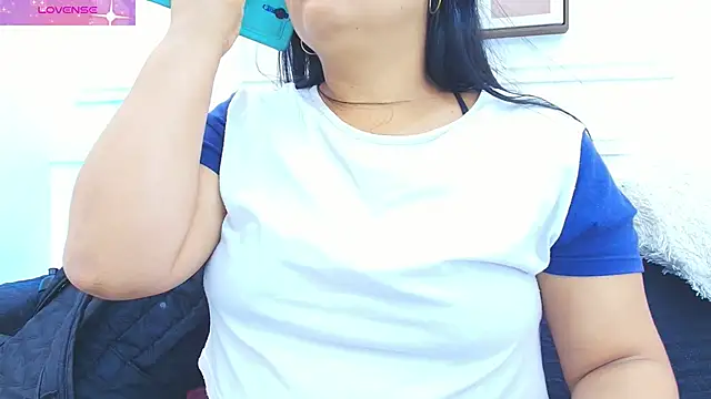 Daisy Price online show from November 2025 10:45:02 AM