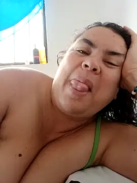 yaneth  online show from September 2025 12:29:02 PM