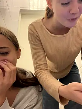 Snapshot of Juice_Bunny chatting on September 2025 05:46:01 AM Juice Bunny online show from September 2025 05:46:01 AM