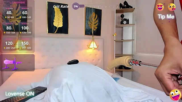 Snapshot of Cinnamon_Star chatting on December 2025 12:53:02 PM Cinnamon Star online show from December 2025 12:53:02 PM