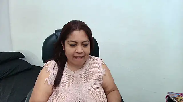 Snapshot of Karla_hilton1 chatting on September 2025 12:05:01 PM Karla hilton1 online show from September 2025 12:05:01 PM