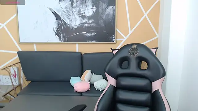 olivia russo  online show from March 2026 01:39:01 PM