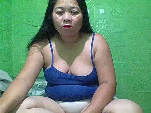 Snapshot of hottestmommm12345 chatting on September 2025 08:45:01 PM hottestmommm12345 online show from September 2025 08:45:01 PM