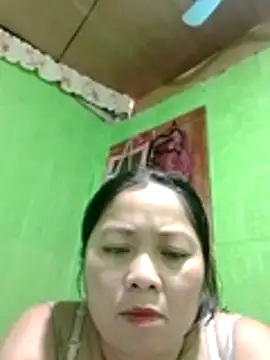 Snapshot of hottestmommm12345 chatting on October 2025 03:08:01 AM hottestmommm12345 online show from October 2025 03:08:01 AM