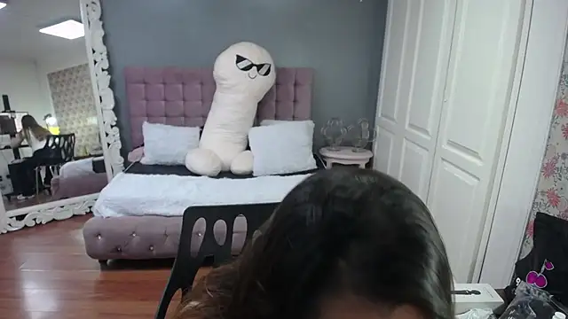 Tammy parker  online show from September 2025 02:44:02 AM