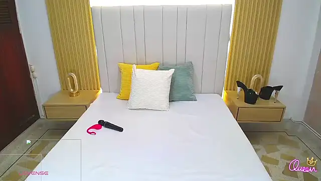 WildScarlet online show from February 2026 01:08:02 PM