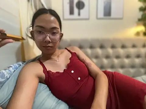 Sluttgwen69 online show from April 2026 03:27:02 PM