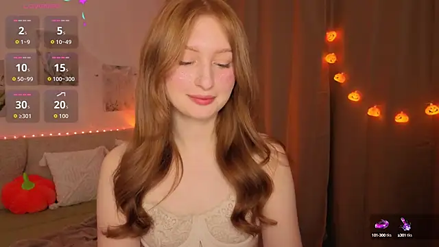 Betty Twinkle online show from October 2025 10:15:01 PM