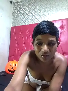 GoldenBigAssCurvy online show from November 2025 01:00:02 AM